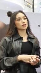 Seperti diketahui Dara dulunya tampil dengan gaya rambut bondol dan pirang.