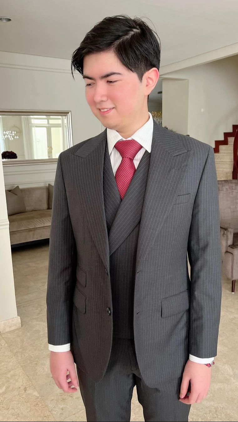 Potret Terbaru Sean, Anak Olla Ramlan yang Makin Ganteng, Disebut Mirip Tom Cruise