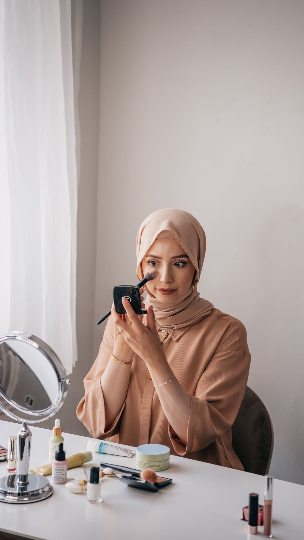 Apakah Cushion Menghalangi Wudhu? Berikut Penjelasannya yang Wajib Diperhatikan Muslimah