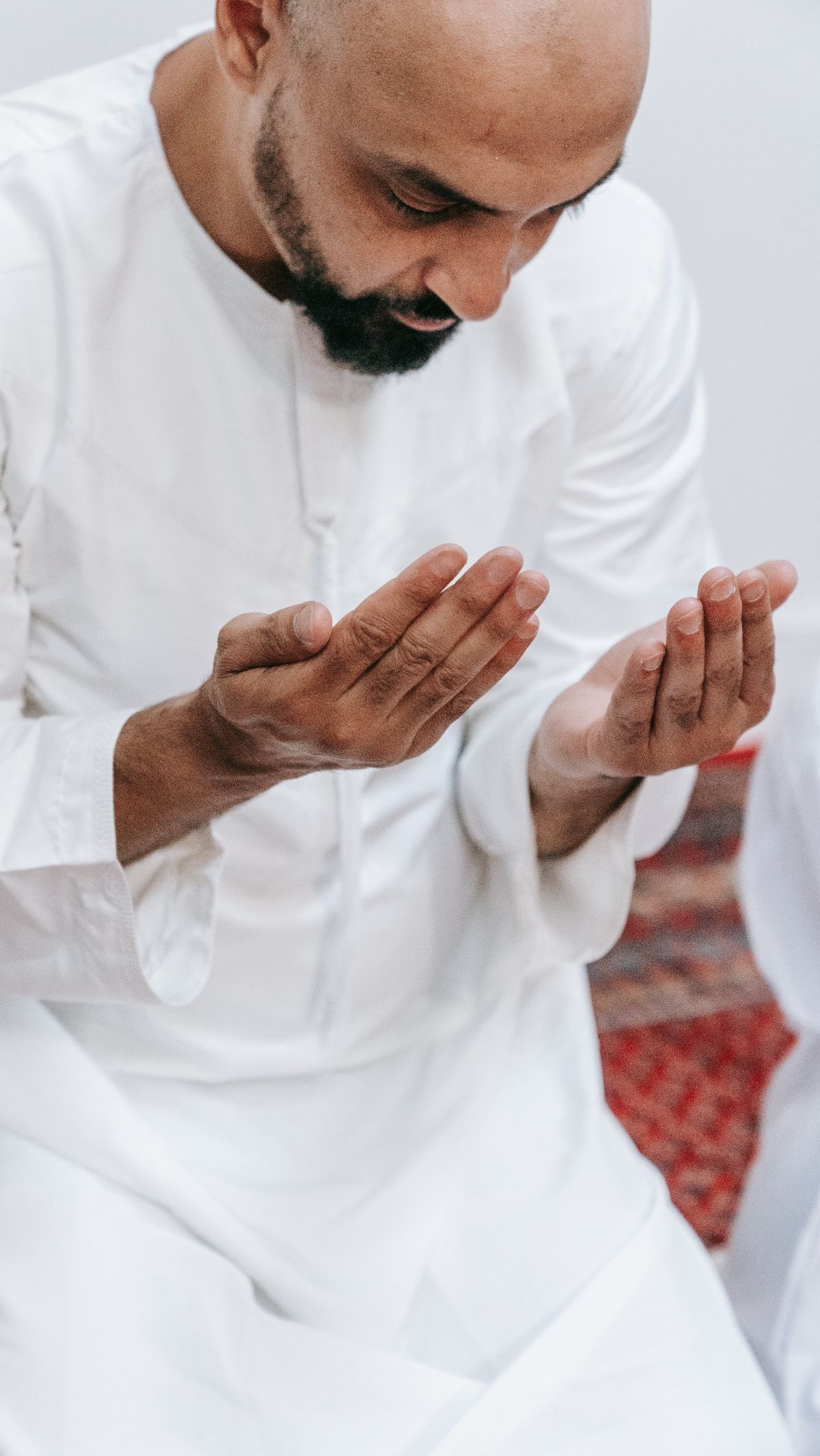 Ingin Doa Kamu Dikabulkan? Inilah Adab Berdoa dalam Sholat yang Wajib untuk Diperhatikan