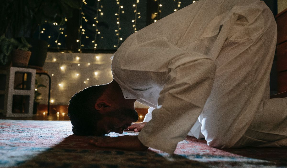 Berdoa saat Sujud dan Berdiri dalam Sholat