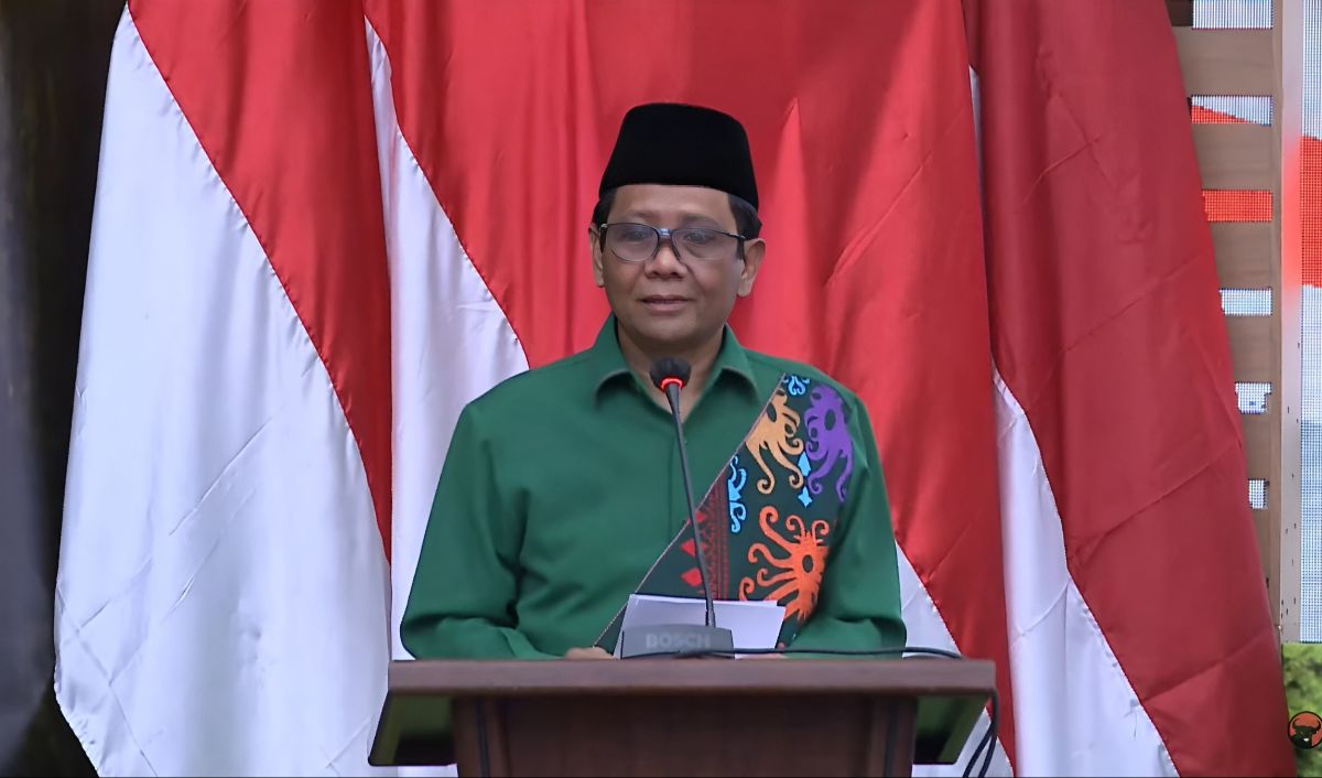Saya menghimbau pengikut akun Prof Mahfud agar mengabaikan jika ada pesan yang masuk mengatas namakan beliau,
