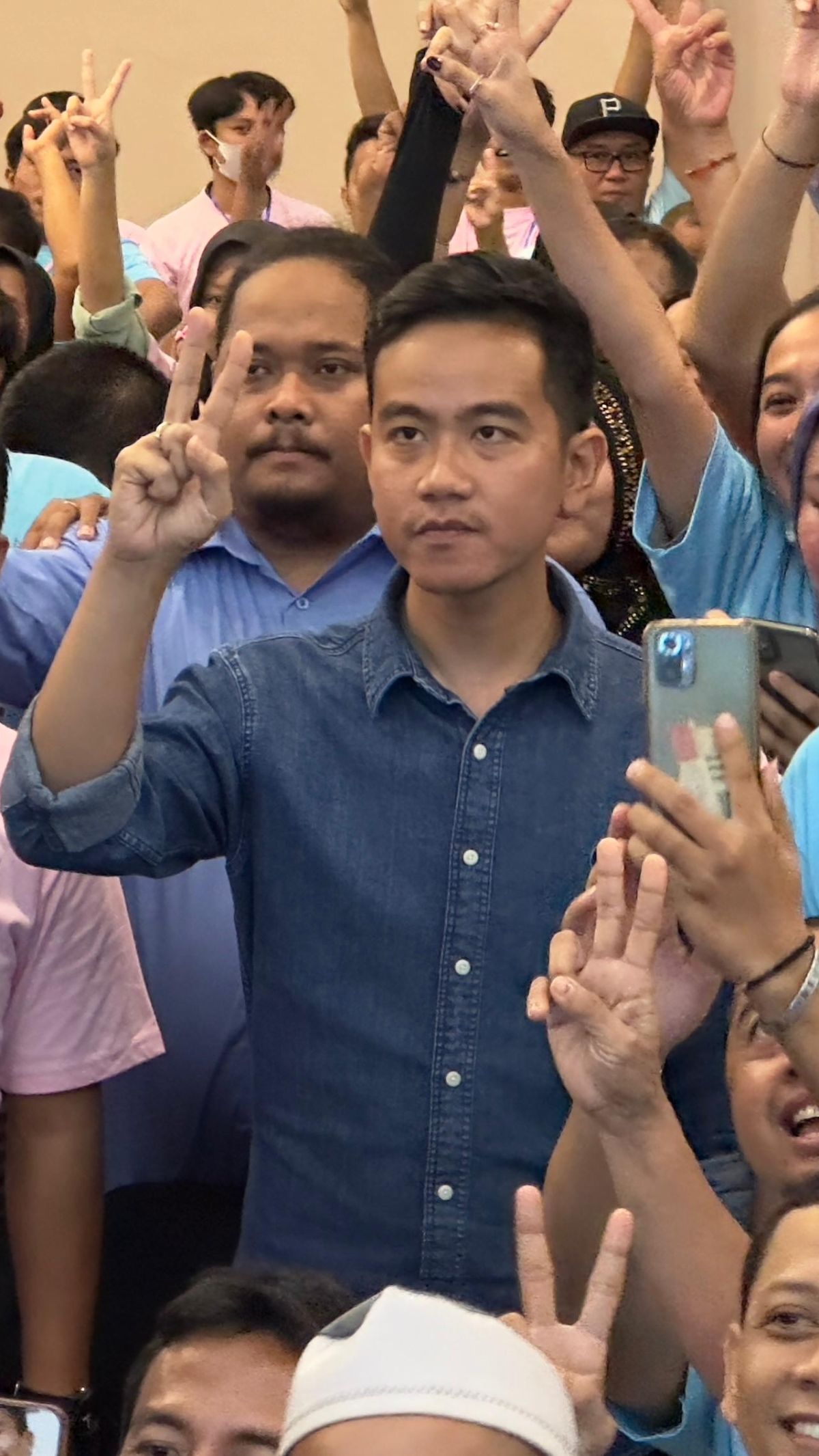 Begini Respon Gibran saat Diminta Mundur dari Wali Kota Solo Karena Sering Cuti Kampanye