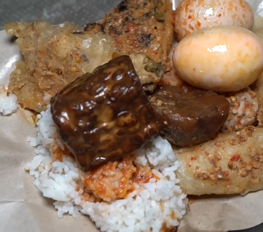 Mencicipi Nasi Uduk Rp1.500 Di Ciputat, Legendaris Sejak 1990 Dan ...