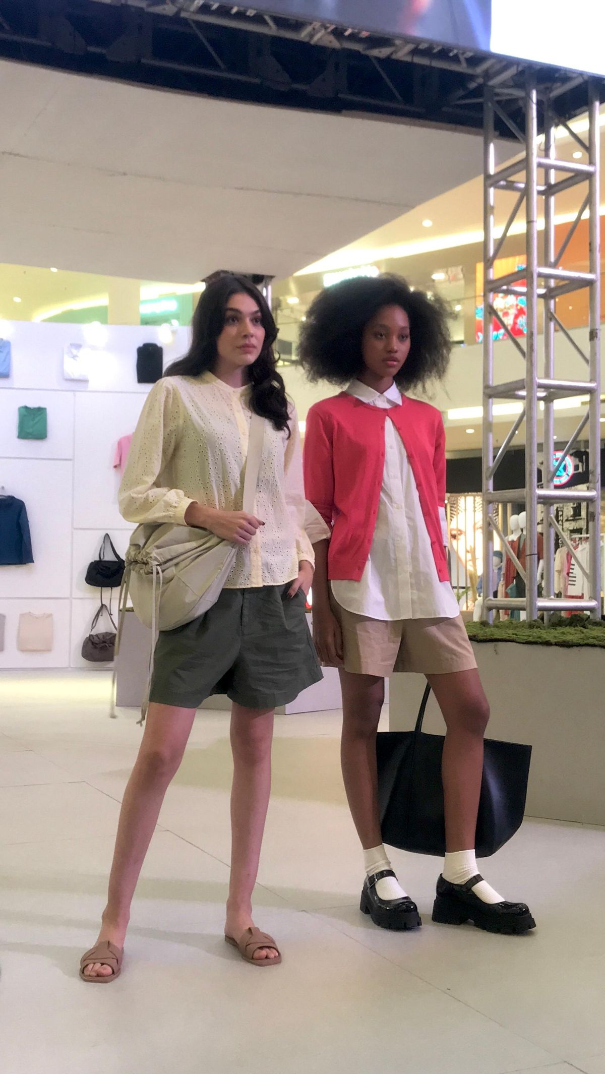 Intip Koleksi UNIQLO LifeWear Spring/Summer 2024 Ease into Lightness, Cocok Bagi yang Punya Mobilitas Tinggi
