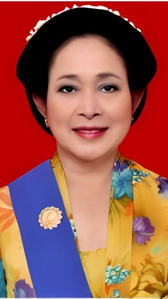 TITIEK SOEHARTO
