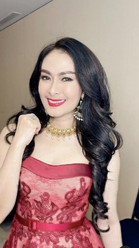 Adu Mewah Rumah Iis Dahlia di Jakarta VS Kampung Halaman, Ternyata Beda Banget Bak Bumi dan Langit!