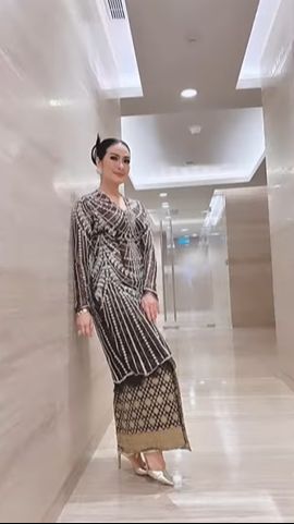 Potret Rumah Mewah Iis Dahlia di Jakarta