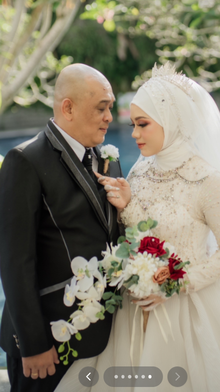 Jodoh Gak Kemana, Wanita Ini Nikah dengan Pria Lebih Tua 29 Tahun, Telah Jadi Kepala Cabang Bank saat Istrinya Masih Bayi
