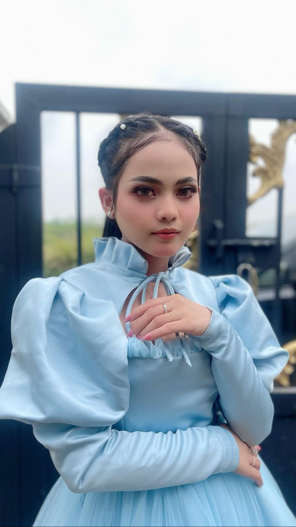 Uang panai yang diberikan oleh calon suaminya itu pun bernilai fantasis yakni Rp 2 miliar
