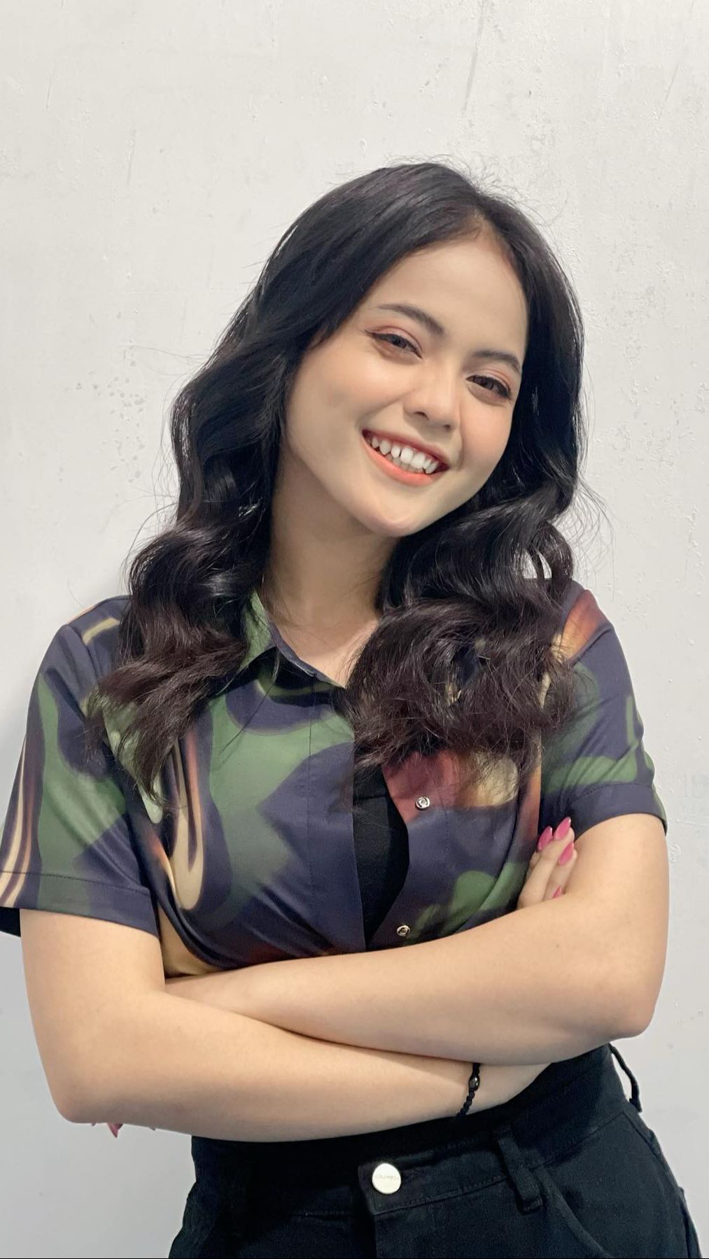 Pemilik nama lengkap Putri Isnari itu berhasil mewujudkan impiannya menjadi penyanyi dangdut top Tanah Air