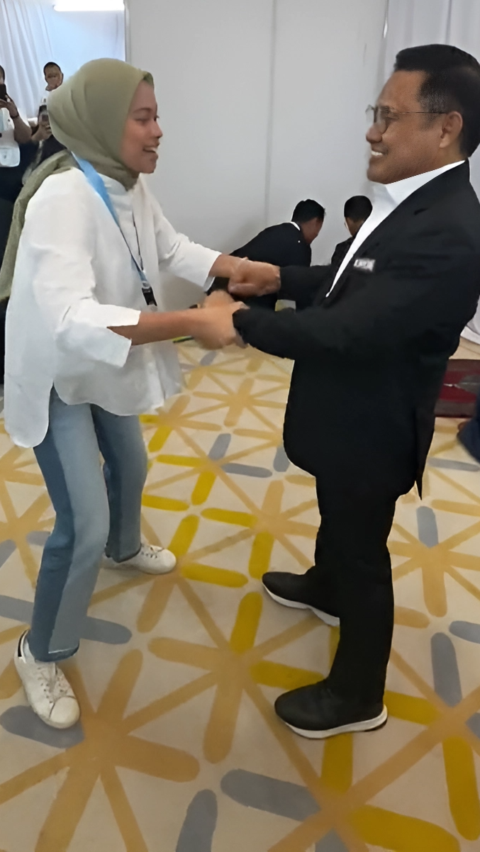 Manis Banget, Putri Cak Imin Ajarkan Sang Ayah Lompat dan Teriak Biar Tak Tegang