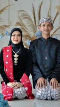 Bahkan dengan berbagai busana yang berbeda, hasil makeupnya tetap stunning