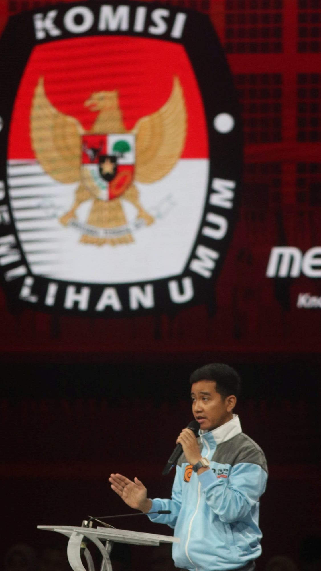 Sehabis Diungkit Presiden Jokowi, Gibran Ikut Nimbrung Komentari Jalan Rusak di Jateng: