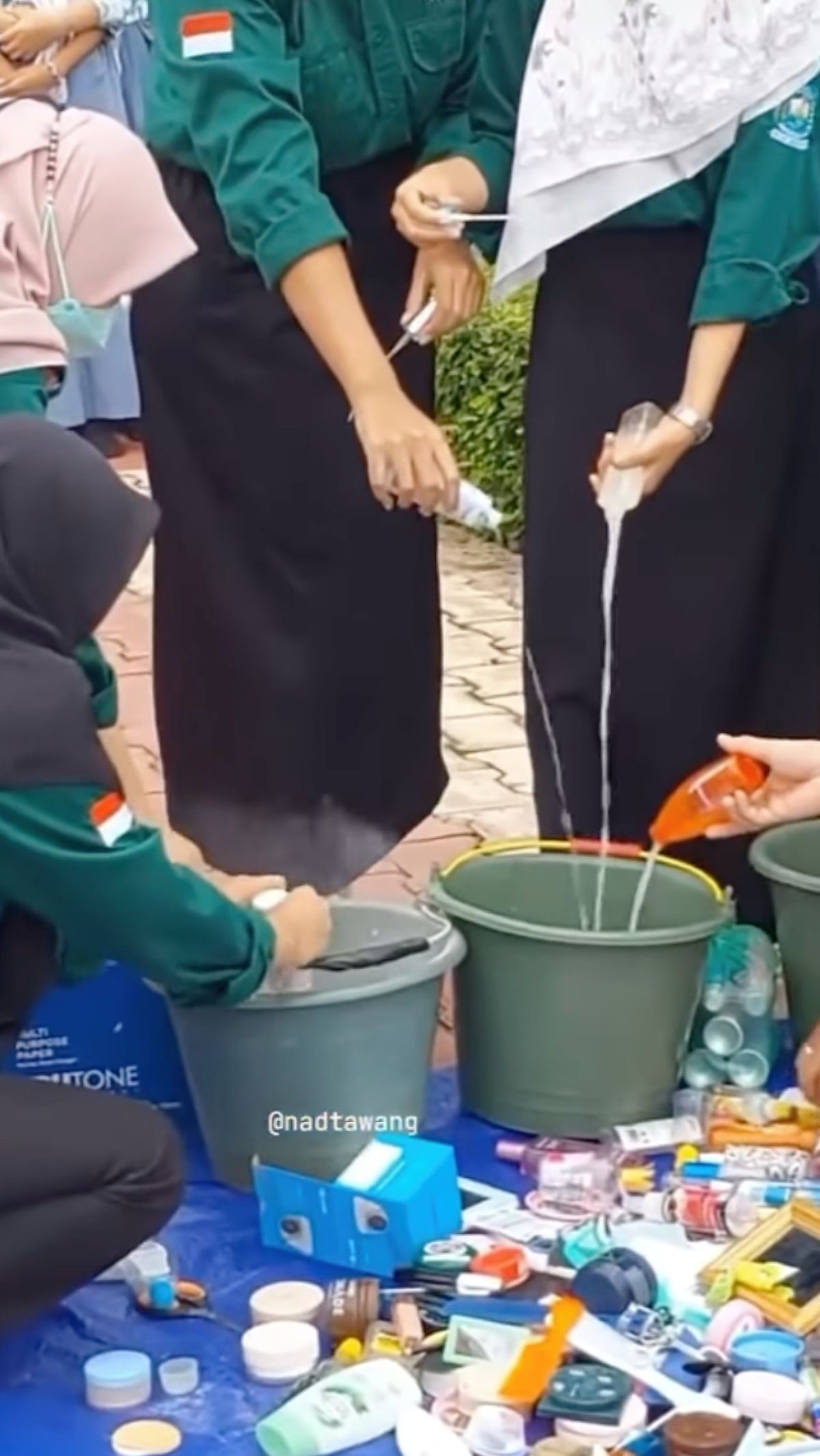 Heboh Video Razia Skincare di Sekolah, Dokter Kulit Ingatkan Bahaya Tak Pakai Sunscreen