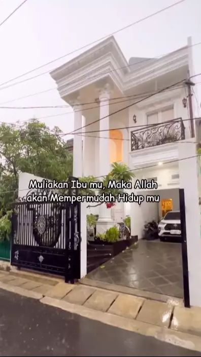 Viral Karyawan Bangun Rumah Semegah Istana Hasil 11 Tahun Nabung, Ada Cafe Pribadinya