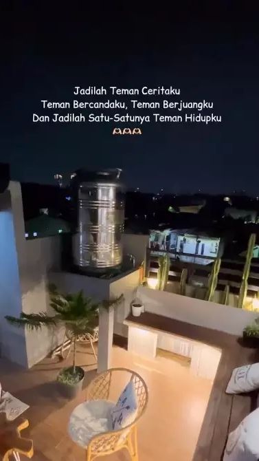 Pemandangan malam hari pun indah banget di atas sini.