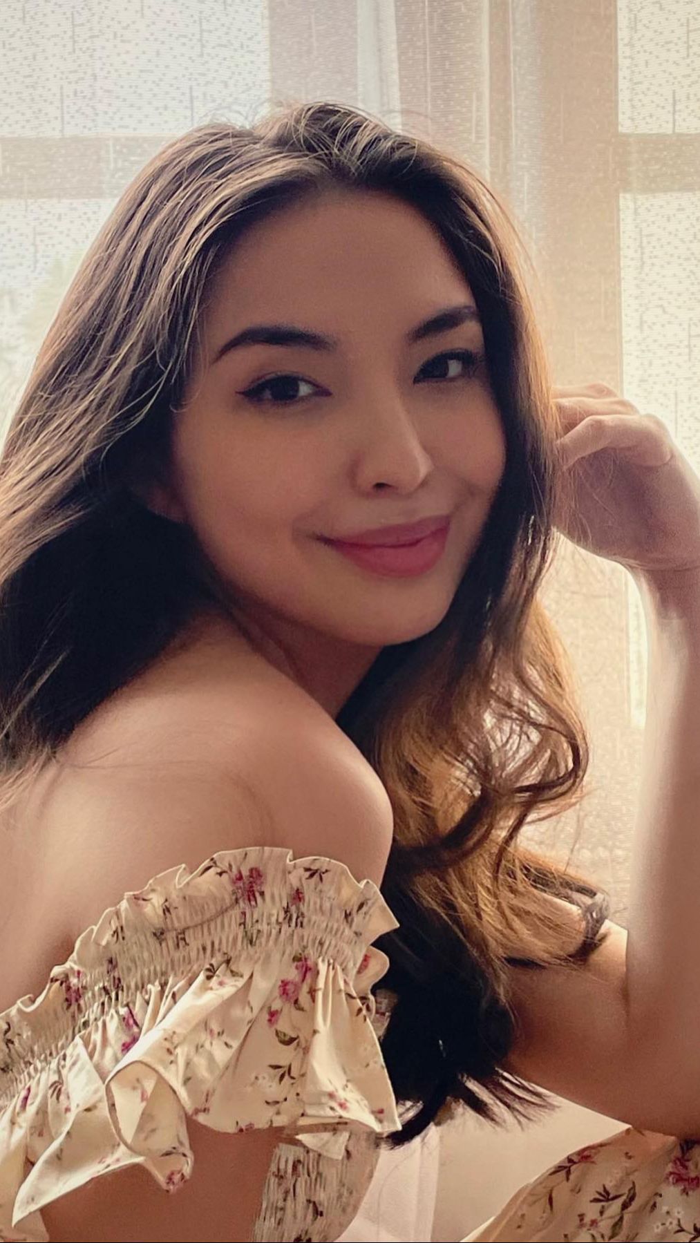 Manohara sempat menyita perhatian dengan beberapa pose berani yang ia bagikan melalui instagramnya