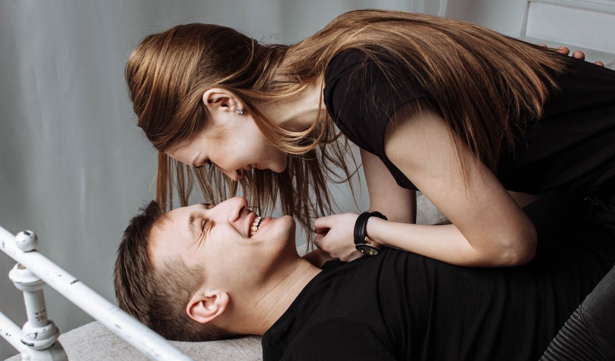 3. Mimpi Ciuman di Bibir dengan Gebetan