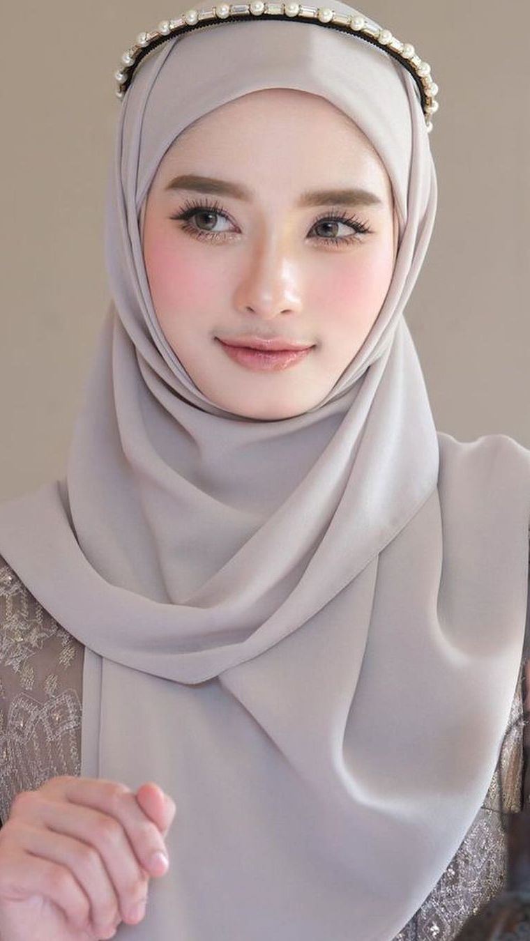 Bikin Gempar, 7 Public Figure Ini Bongkar Perselingkuhan Suaminya