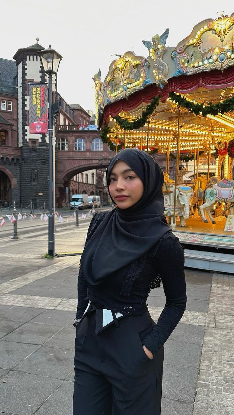 Oklin Fia Bikin Konten Es Krim Lagi, Gaya Makannya Jadi Omongan