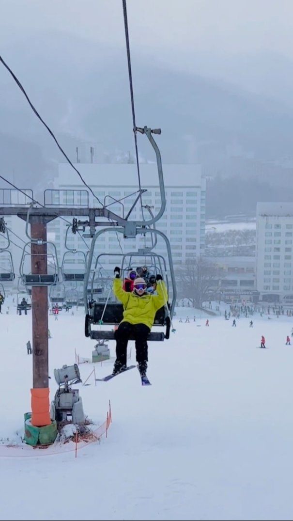 Potret Natasha Rizky Asyik Main Ski di Jepang, Lupa Ngerem Sampai Nabrak Orang
