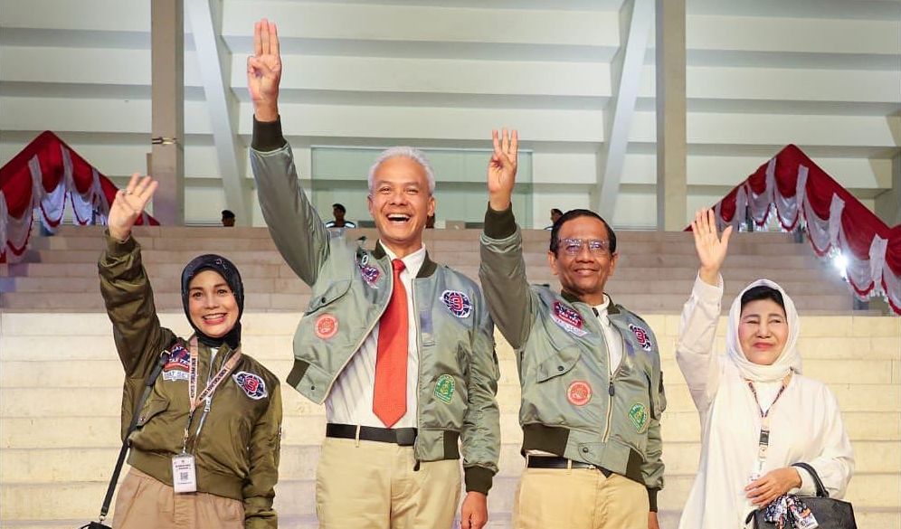 Debat Capres malam ini. Semangat! Doa terbaik. Bismillahirrahmanirahim. Taat pada Tuhan. Patuh pada Hukum. Setia pada Rakyat,