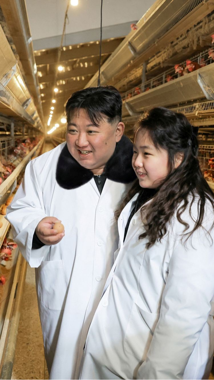 FOTO: Senangnya Kim Ju Ae, Putri Kim Jong Un Diajak Mengunjungi