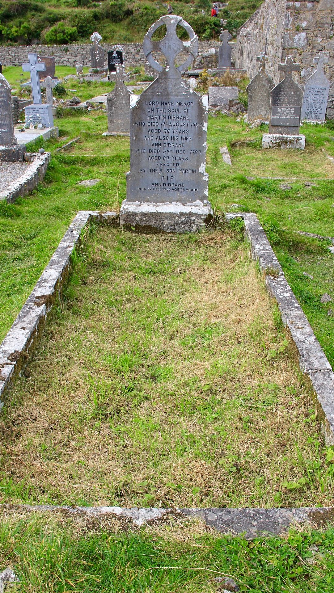 Tiga Makam Kuno Berusia 2.500 Tahun Ditemukan di Gua Meksiko, Salah Satunya Jasad Bayi