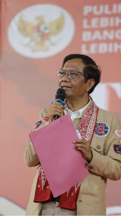 Alasan Mahfud MD Tidak Mundur dari Menko Polhukam: Untuk Mengawasi Prabowo