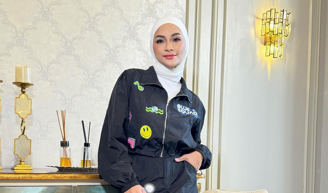 Parasut dengan Hiasan Patch
