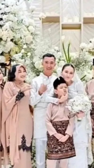 Pertemanan ini membuat mereka menjodohkan Ayu Ting Ting dan Lettu Fardana.