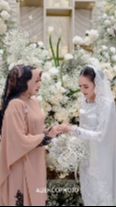 Di sanalah, keduanya merencanakan perjodohan anak-anak mereka.