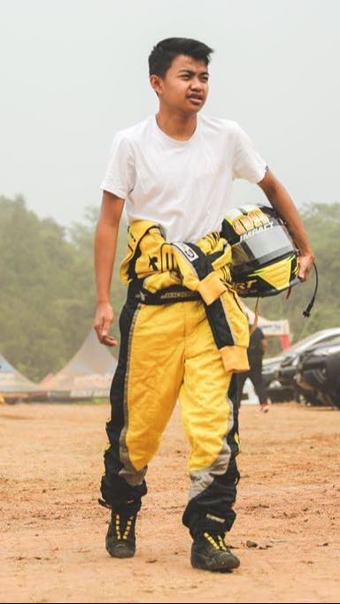 Inilah potret Jhony Saputra anak dari Haji Isam seorang Crazy Rich Kalimantan