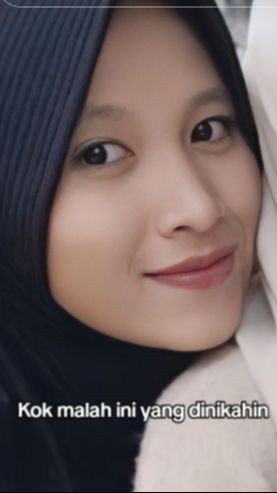 Endingnya justru tak diduga lantaran Fey justru menikah dengan si pemilik akun