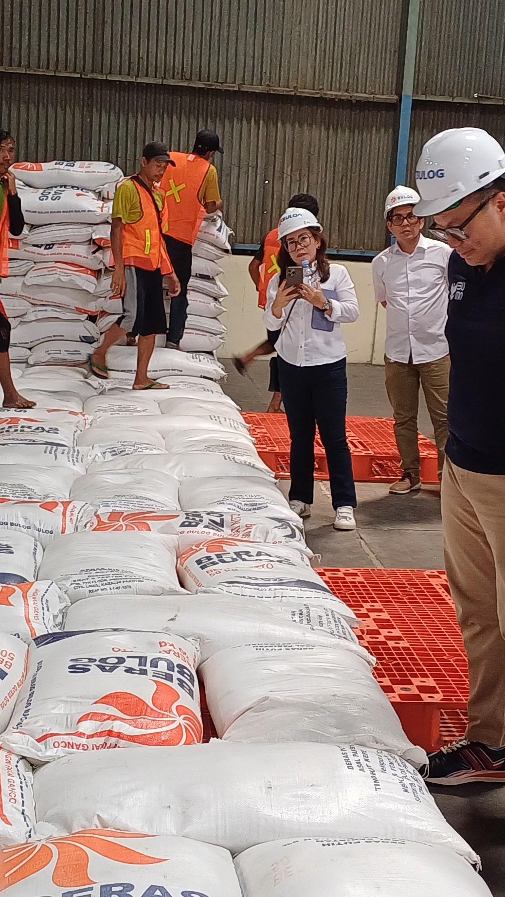 Harga Beras Naik dan Stok Menipis, Bapanas Tegaskan Bukan karena Bansos Jokowi
