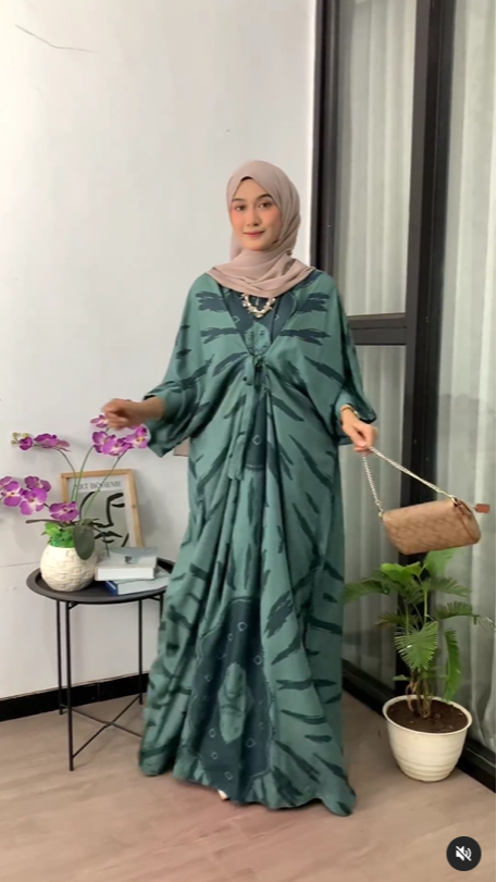 Kebanjiran Order, Grosir Klamby Berdayakan Ribuan Pengrajin Fesyen Muslim Batik Lokal