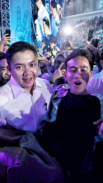 Momen Gibran Salting Dapat Ucapan Selamat Jadi Wapres dari Kru Pesawat