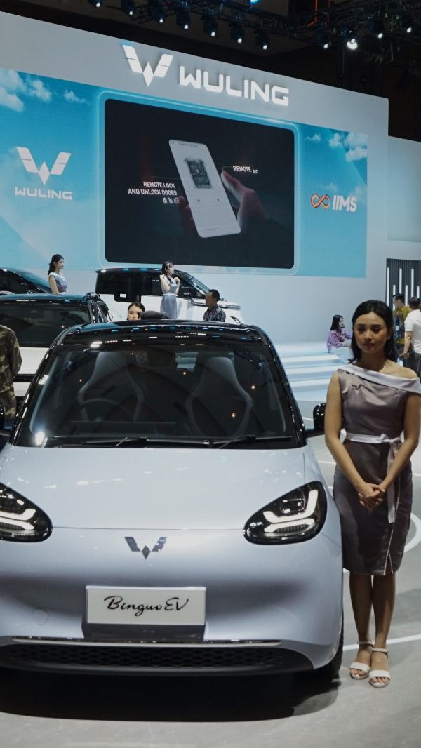 Boyong Mobil Anyar Cloud EV di IIMS 2024, Wuling Tebar Promo Berhadiah Sampai Garansi Seumur Hidup