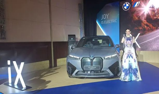1. BMW iX xDrive50 Sport