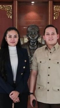 Sebelumnya, Niki disebut ngfans dengan ajudan Prabowo tersebut. Ia bahkan memposting foto bersaa Rizky dan berdansa bersamanya.