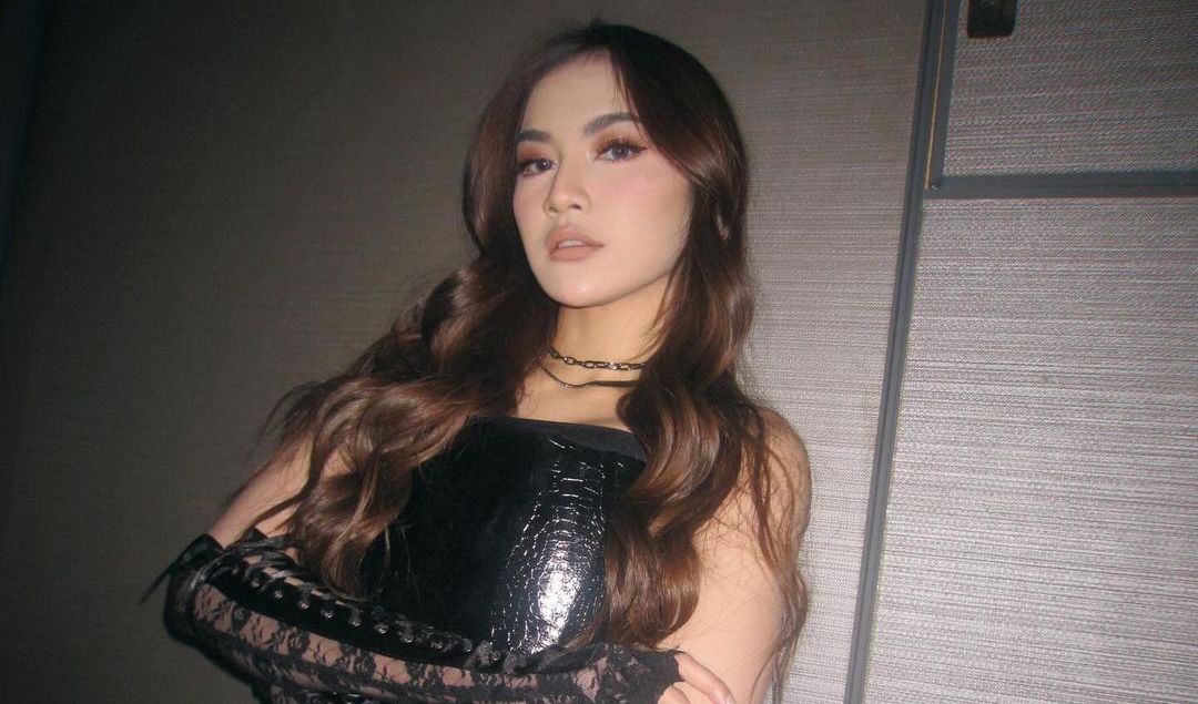 Mahalini tampil ala cewek mamba