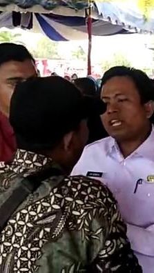 Detik-Detik Bupati dan Wabup Rohil Nyaris Adu Jotos di Pelantikan Pj Kades, Emosi Setahun 'Tak Dianggap'