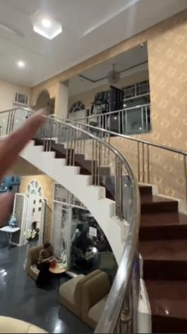 Tak hanya itu, di dalamnya juga disediakan live musik