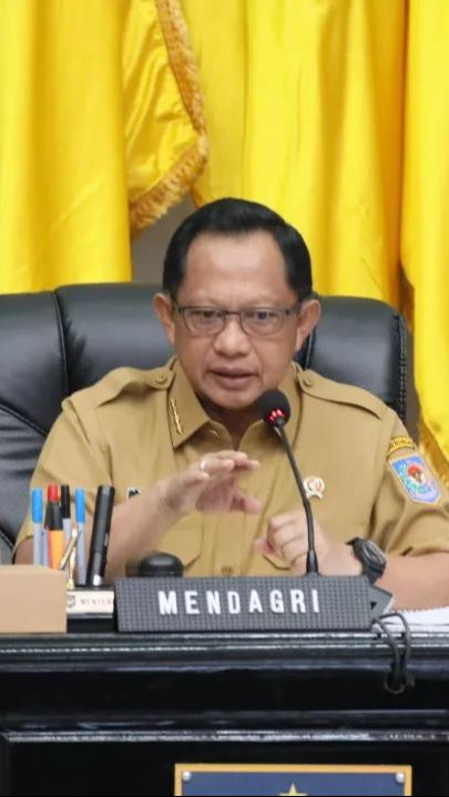 Jokowi Tunjuk Tito Karnavian Jadi Plt Menkopolhukam, Resmi Berhentikan Mahfud Md