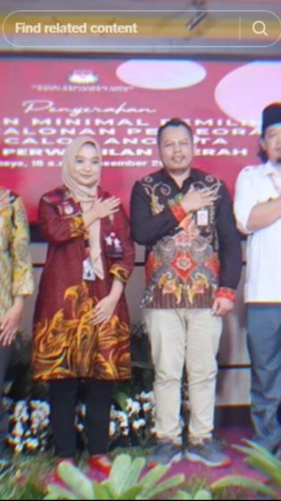 Netizen menyebut wajah asli Kondang terlihat lebih tua dari foto di surat suara.