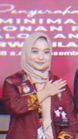 Namun tak sedikit juga yang memuji wajah asli Kondang,