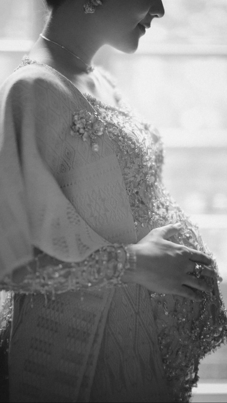 Potret Maternity Shoot Jessica Mila Dibalut Dress Menerawang