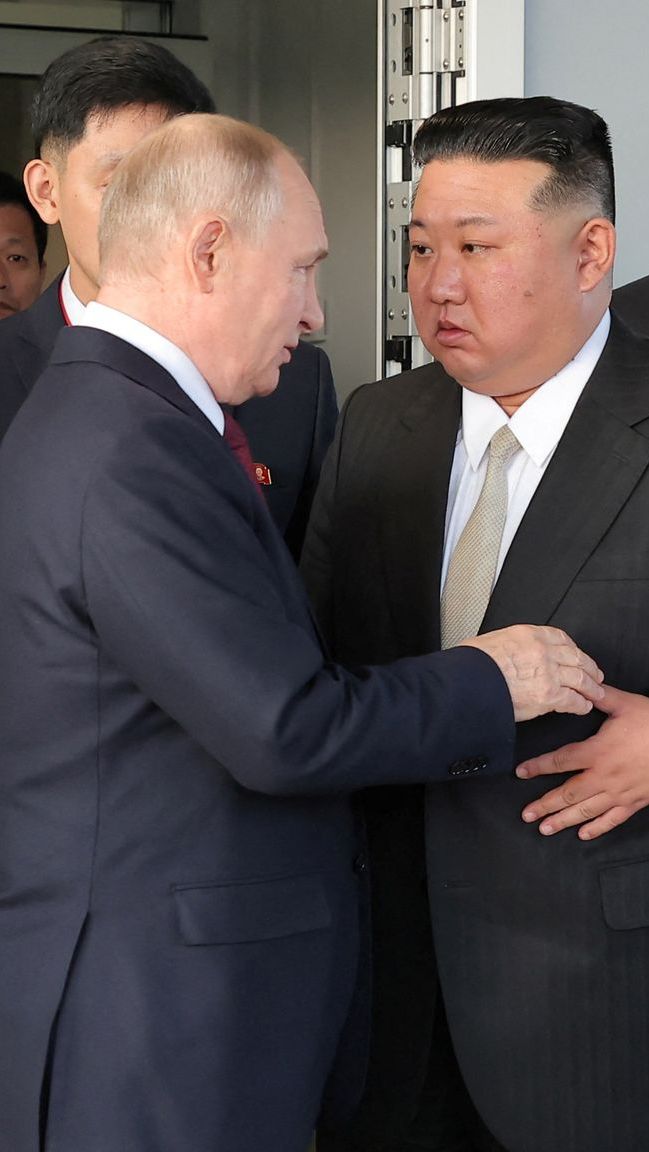 Bestie! Putin Beri Hadiah Mobil Mewah ke Kim Jong Un, Ini Penampakannya
