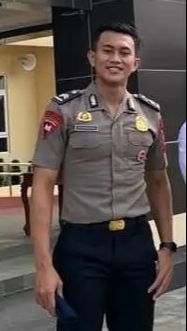 Ajudan Gibranbernama Briptu Pol. Yusuf Islamudin.